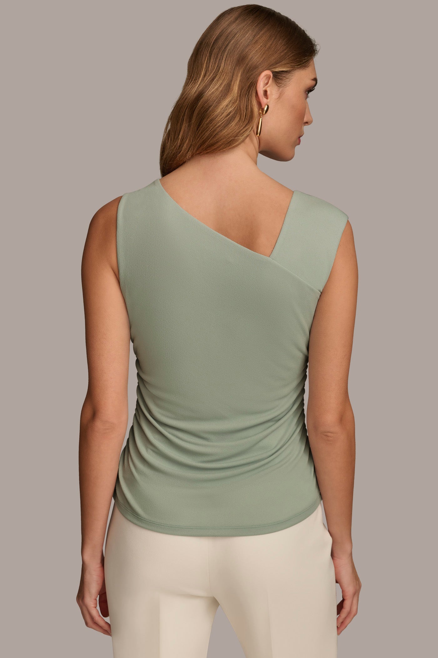 (image for) CONVENIENT ASYMMETRICAL TOP WITH HARDWARE